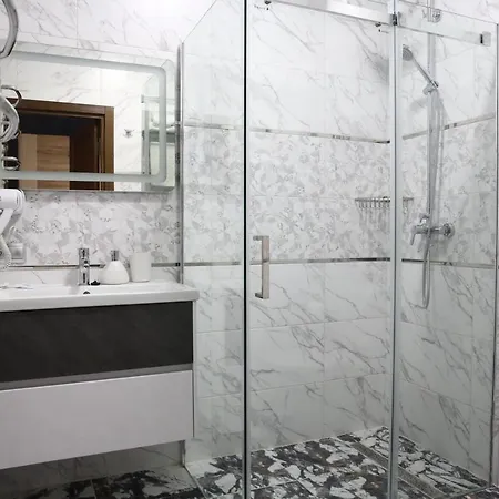 Hotel львівський *