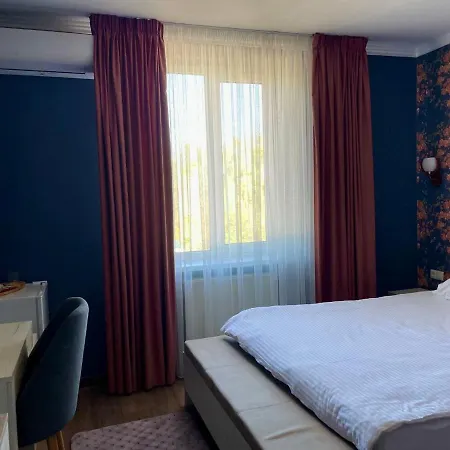 львівський Hotel *