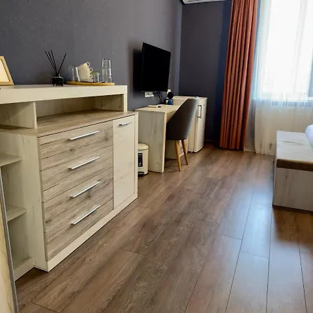 львівський *