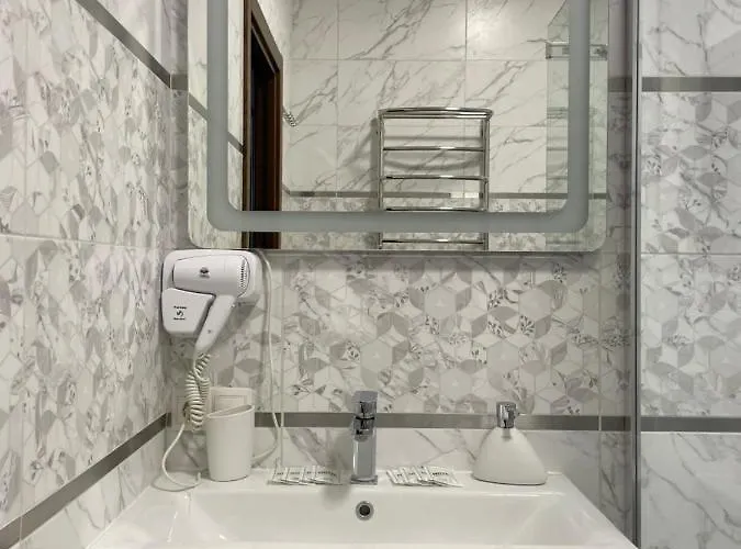 Hotel львівський *